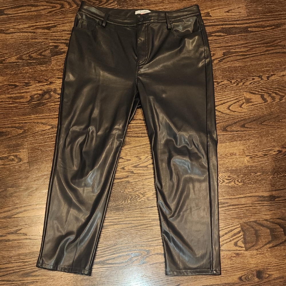 ARULA Sleek Black Faux Leather Trousers